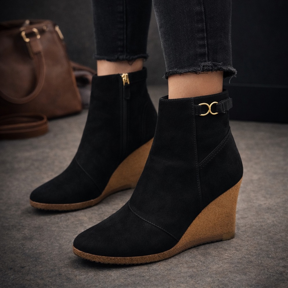 Chloe Black and Tan Wedge Ankle Boots - Picture 1 of 9